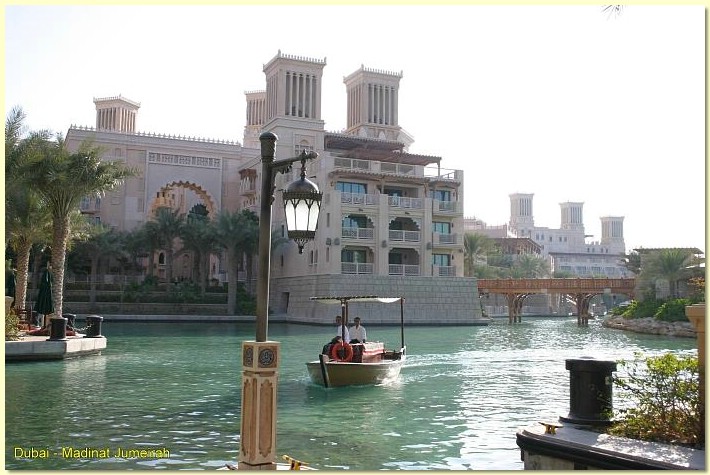 Madinat Jumeirah-Boote.jpg