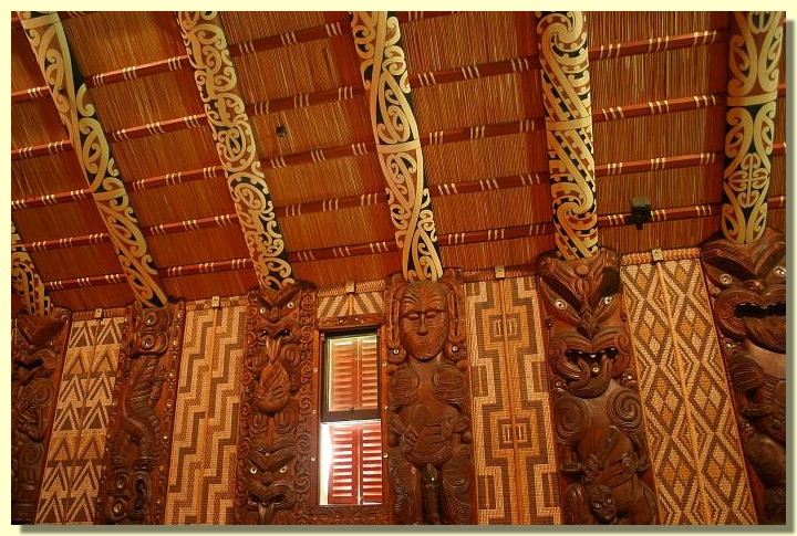 Maori Haus innen.jpg
