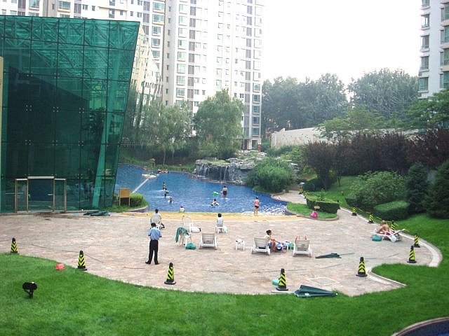 seasonsparkswimmingpool.jpg