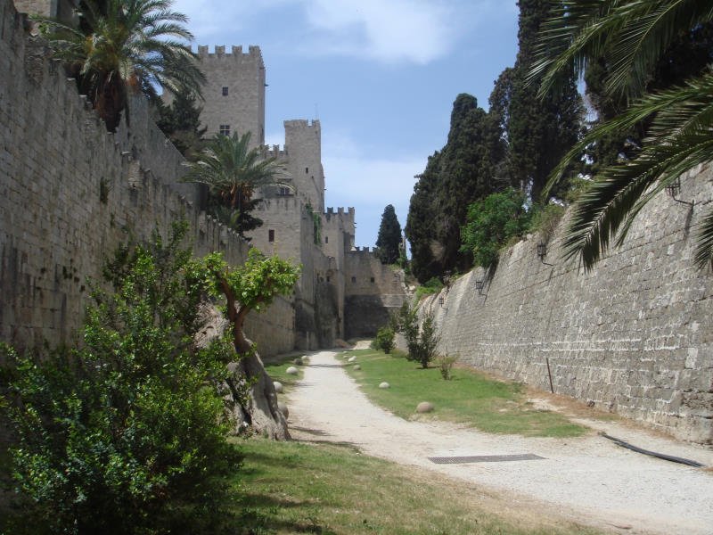 burggrabeninrhodosstadt.jpg