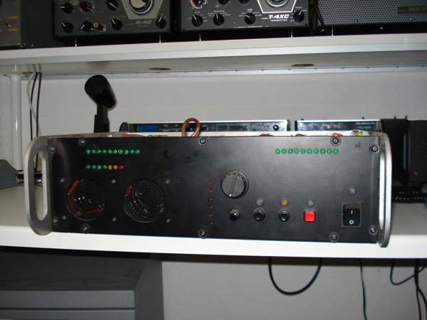 front_600watt_pa.jpg (25885 Byte)