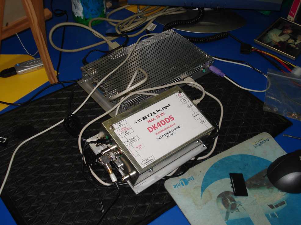 all_in_one_with_5_watt_sdr_module_on test_1a.jpg (70000 Byte)