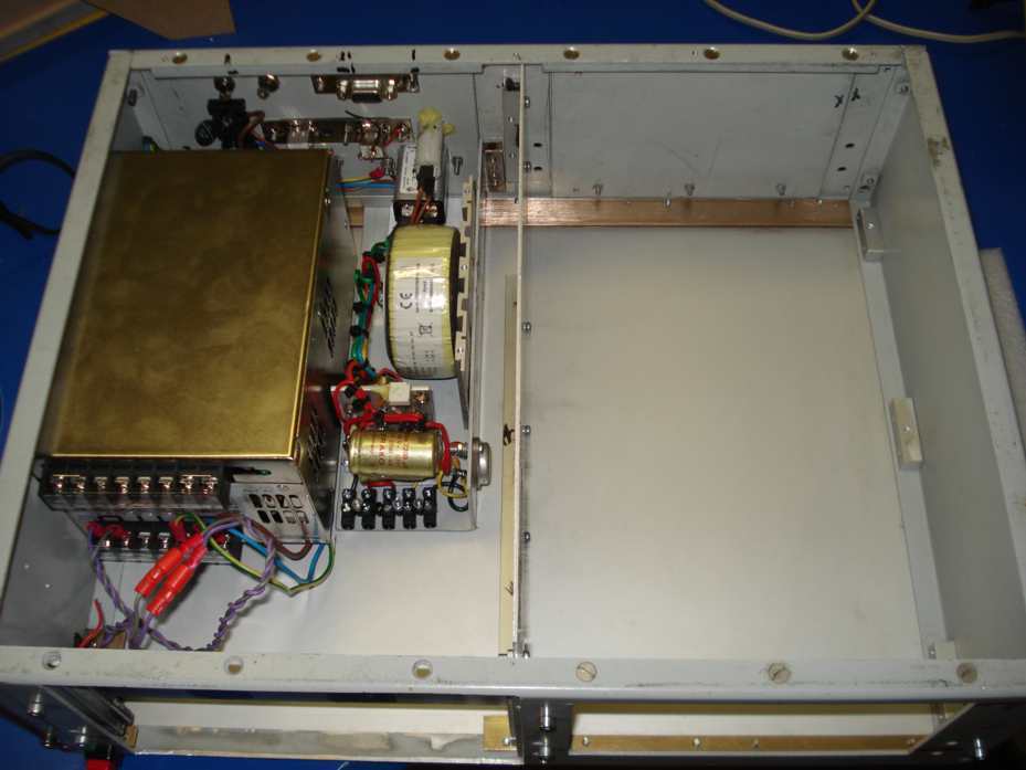 sdr_200_19_Inch_housing_under_construction_rear1.jpg (47307 Byte)