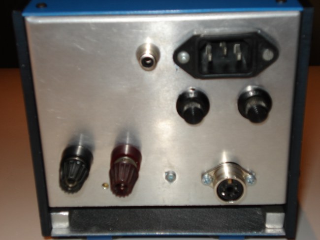 rear_power_supply.jpg (42372 bytes)