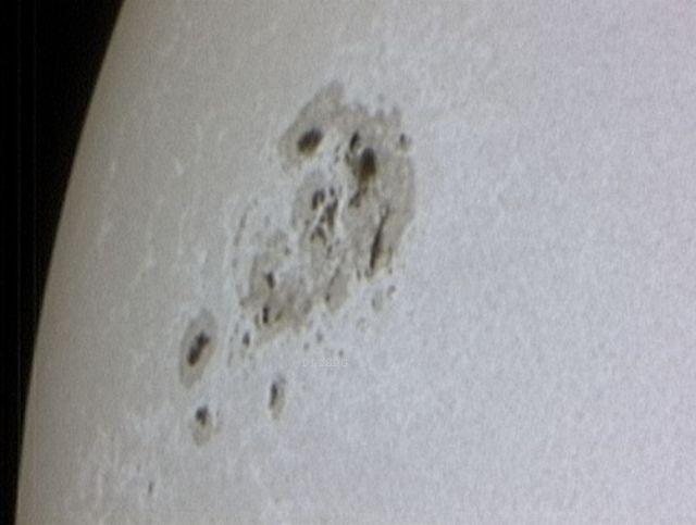  Bildname: Sonnenflecken.jpg 
 Breite: 640 Pixel 
 Hhe: 483 Pixel 
 Grsse: 29 kB 