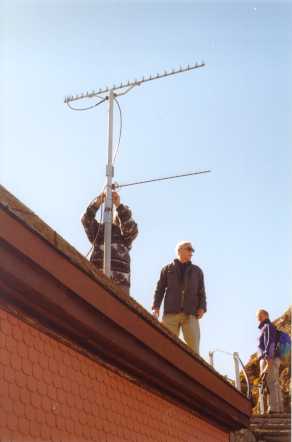 HB9BHW and HB9AHD putting up the 23 and 13 antennas